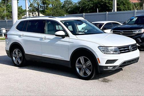 Pure White 2021 Volkswagen Tiguan 2.0T SE R-Line Black