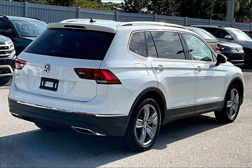Pure White 2021 Volkswagen Tiguan 2.0T SE R-Line Black
