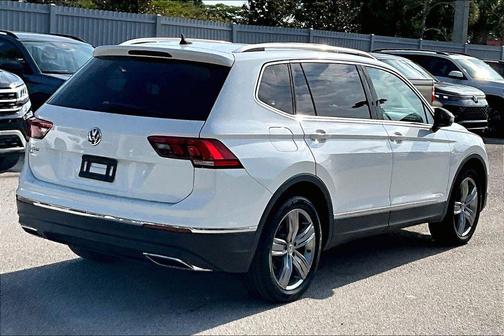 Pure White 2021 Volkswagen Tiguan 2.0T SE R-Line Black
