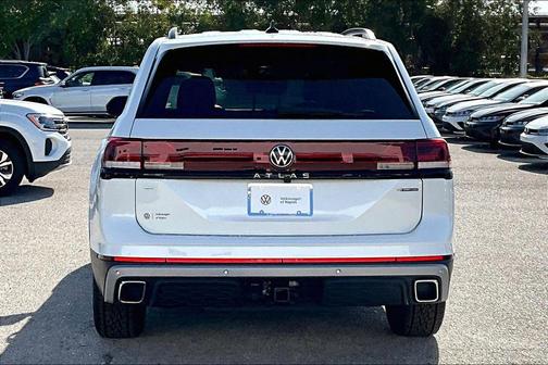 2026 Volkswagen Atlas Peak Edition