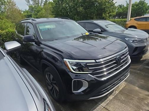 Deep Black Pearl 2024 Volkswagen Atlas 2.0T SE w/Technology
