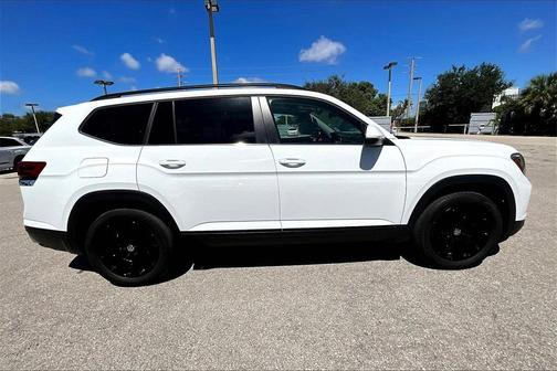 2025 Volkswagen Atlas 2.0T SE w/Technology