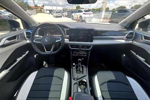 2025 Volkswagen Taos 1.5T SEL