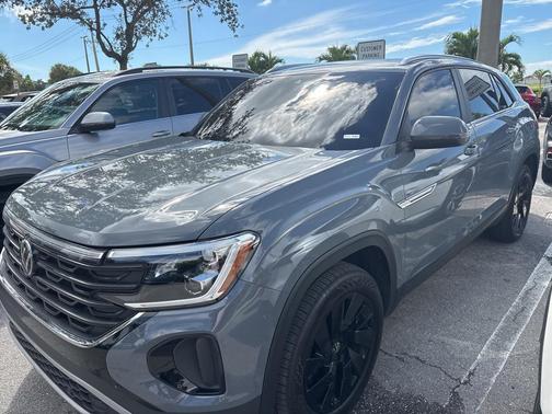 2025 Volkswagen Atlas Cross Sport 2.0T SE w/Technology