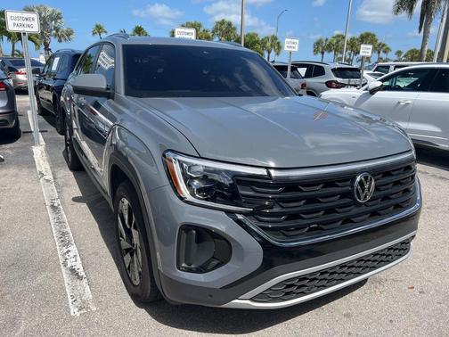 2025 Volkswagen Atlas Cross Sport 2.0T SE w/Technology