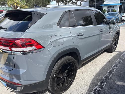 2025 Volkswagen Atlas Cross Sport 2.0T SE w/Technology