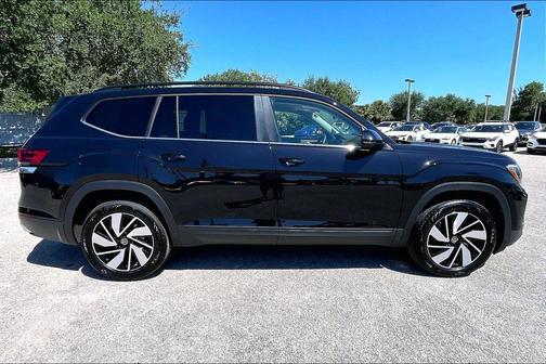 Deep Black 2026 Volkswagen Atlas 2.0T SE w/Technology 4MOTION