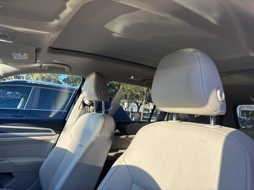 2023 Volkswagen Atlas 3.6L SEL