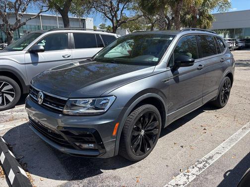 2021 Volkswagen Tiguan 2.0T SE R-Line Black