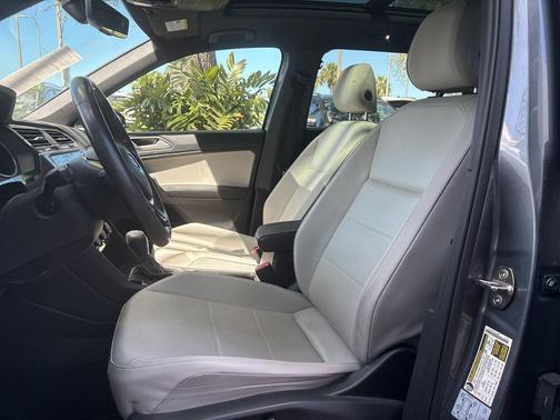 2021 Volkswagen Tiguan 2.0T SE R-Line Black