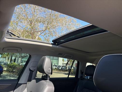 2024 Volkswagen Atlas 2.0T SEL Premium R-Line 4MOTION