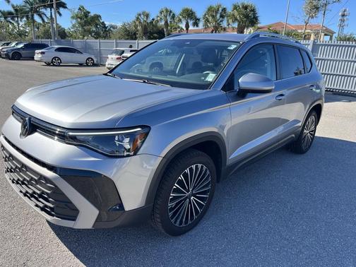 2025 Volkswagen Taos 1.5T SE