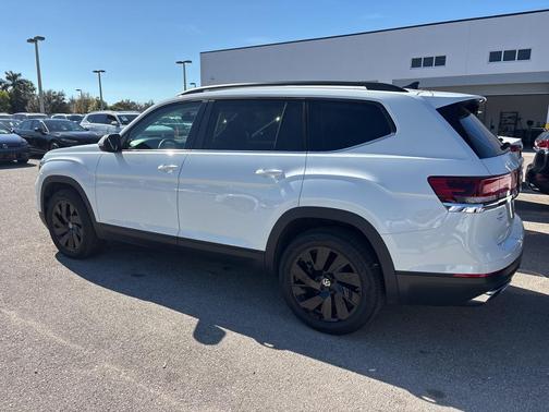 2025 Volkswagen Atlas 2.0T SE w/Technology