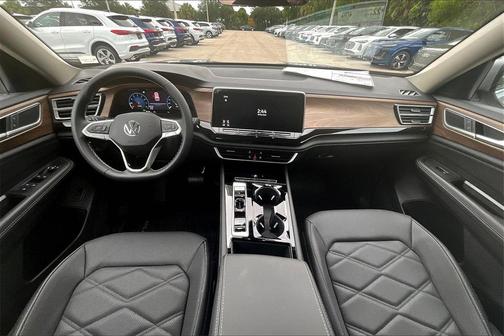 2026 Volkswagen Atlas 2.0T SE w/Technology 4MOTION