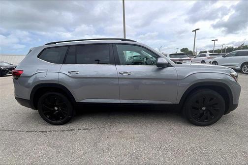 2026 Volkswagen Atlas 2.0T SE w/Technology 4MOTION