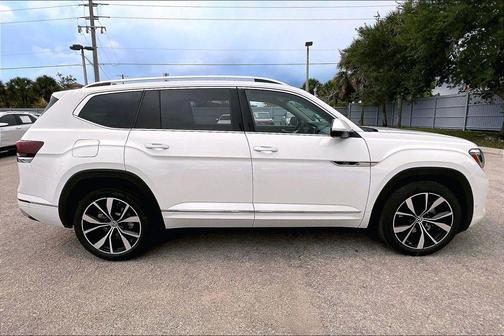 White Pearl 2026 Volkswagen Atlas 2.0T SEL Premium R-Line 4MOTION