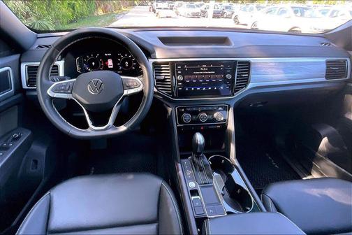 Deep Black 2023 Volkswagen Atlas Cross Sport 2.0T SE w/Technology