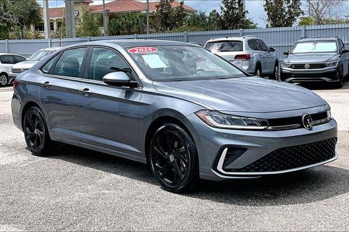 Platinum Gray Metallic 2026 Volkswagen Jetta 1.4T SE