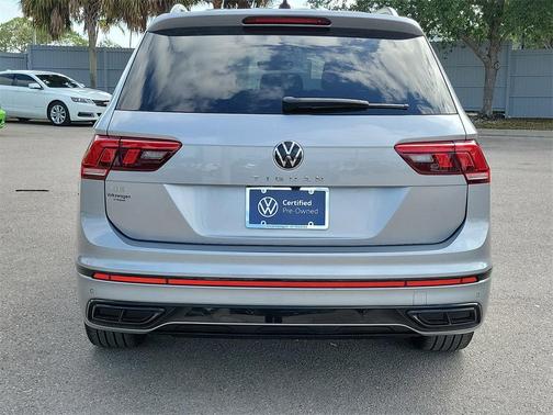 2024 Volkswagen Tiguan 2.0T SE R-Line Black