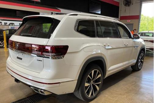 2024 Volkswagen Atlas 2.0T SEL Premium R-Line 4MOTION
