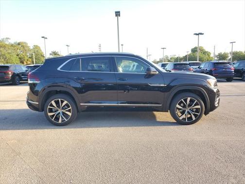 2025 Volkswagen Atlas Cross Sport 2.0T SEL Premium