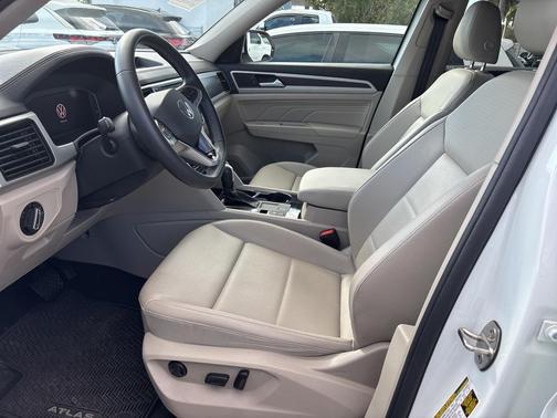 2023 Volkswagen Atlas 3.6L SE w/Technology