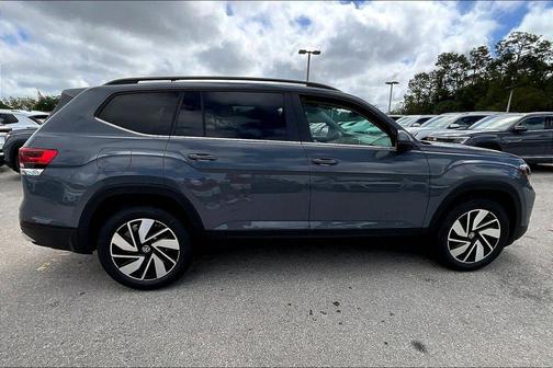pure gray 2026 Volkswagen Atlas 2.0T SE w/Technology