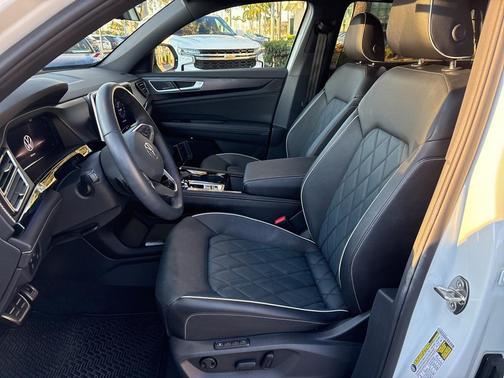 2025 Volkswagen Atlas Cross Sport 2.0T SEL Premium