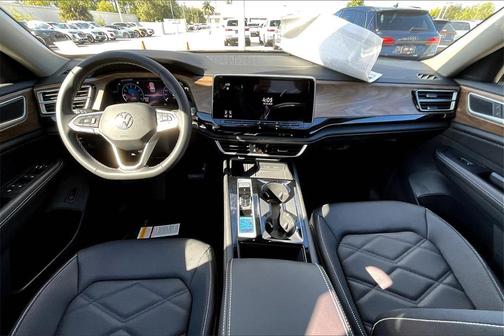 2026 Volkswagen Atlas 2.0T SE w/Technology 4MOTION