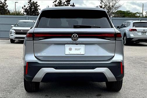 2025 Volkswagen Tiguan 2.0T SE
