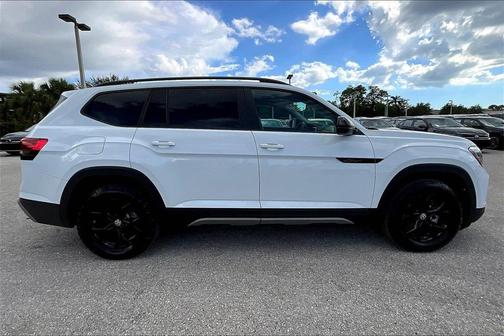 2025 Volkswagen Atlas 2.0T Peak Edition