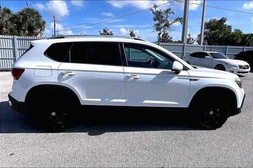 2023 Volkswagen Taos 1.5T SE