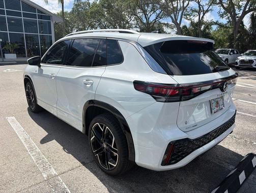 opal white pearl 2026 Volkswagen Tiguan 2.0T SEL R-Line 4MOTION