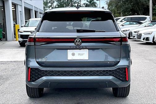 2026 Volkswagen Tiguan 2.0T SE R-Line Black 4MOTION