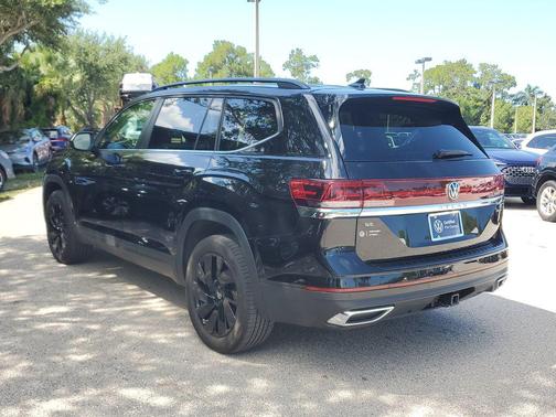 Deep Black 2026 Volkswagen Atlas 2.0T SE w/Technology 4MOTION