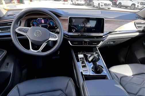 Deep Black Pearl 2026 Volkswagen Atlas 2.0T SE w/Technology 4MOTION