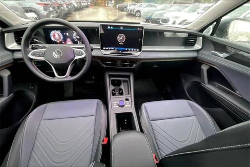 2025 Volkswagen Tiguan 2.0T SE