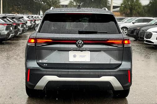 2025 Volkswagen Tiguan 2.0T SE