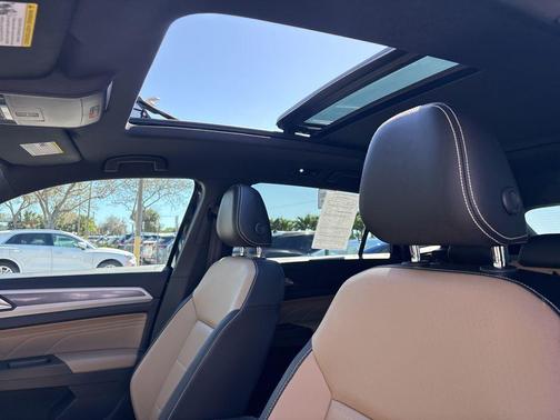 2023 Volkswagen Atlas Cross Sport 3.6L V6 SEL R-Line