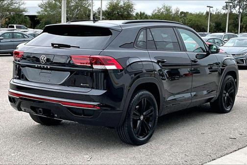 2023 Volkswagen Atlas Cross Sport 3.6L V6 SEL R-Line