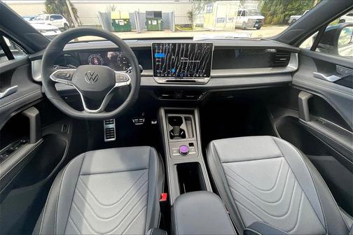 2025 Volkswagen Tiguan 2.0T SE R-Line Black