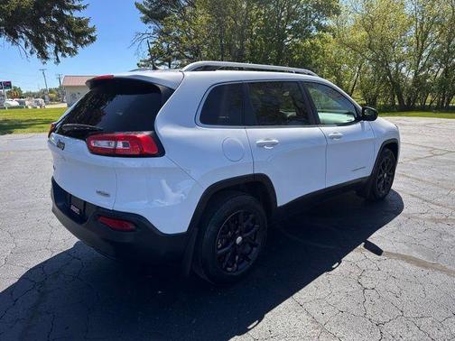 Bright White Clearcoat 2016 Jeep Cherokee Latitude