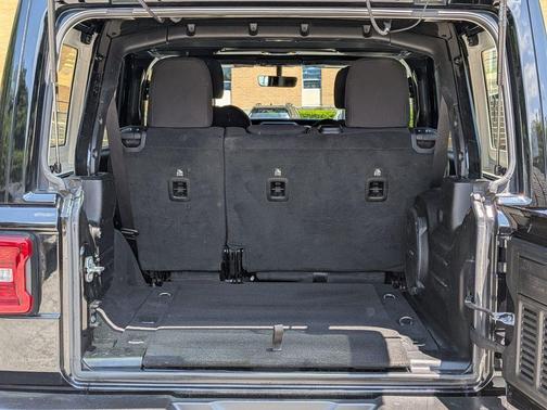 Black Clearcoat 2022 Jeep Wrangler Unlimited Sport