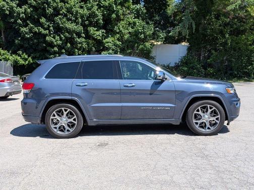 Pacific Blue Clearcoat 2019 Jeep Grand Cherokee Overland