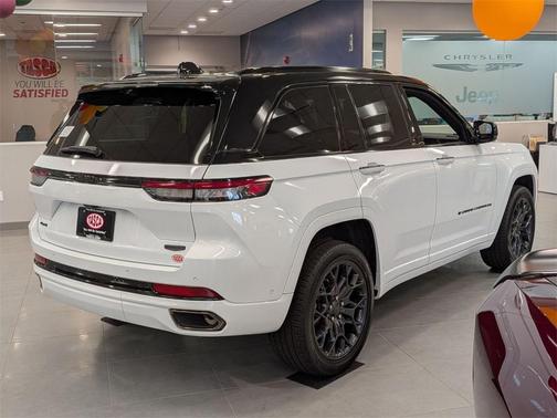 2025 Jeep Grand Cherokee Summit