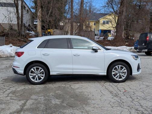 2023 Audi Q3 45 S line Premium