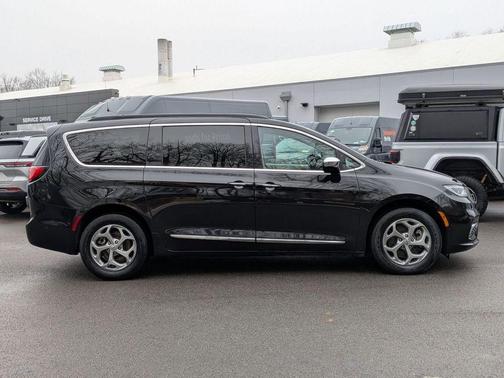 2022 Chrysler Pacifica Limited