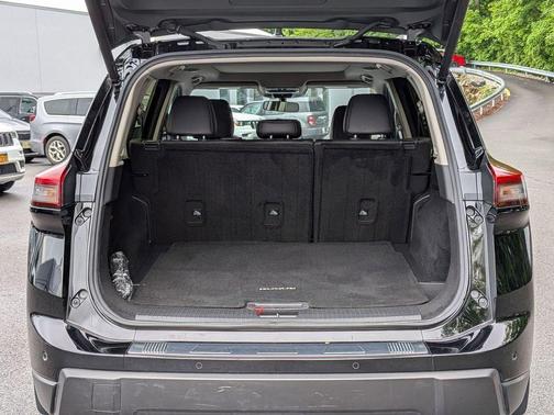 Black 2024 Nissan Rogue SV
