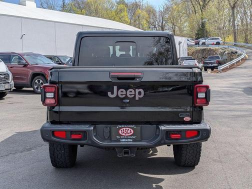 Black Clearcoat 2020 Jeep Gladiator Rubicon