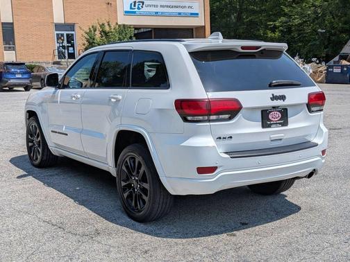 Bright White Clearcoat 2018 Jeep Grand Cherokee Altitude